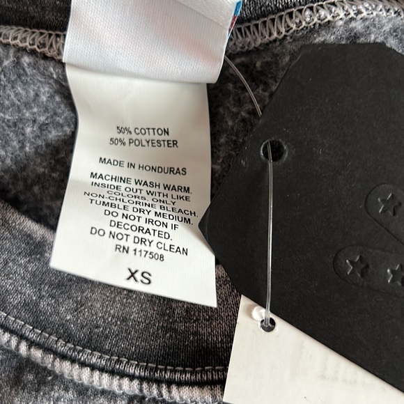 NWT, Junk Food‎ Clothing, AC/DC graphic sweatshirt, size XS, blue/grey/red - Picture 8 of 9